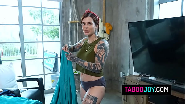 Horny stepsis secretly wants stepbro’s big cock – Keisha Grey