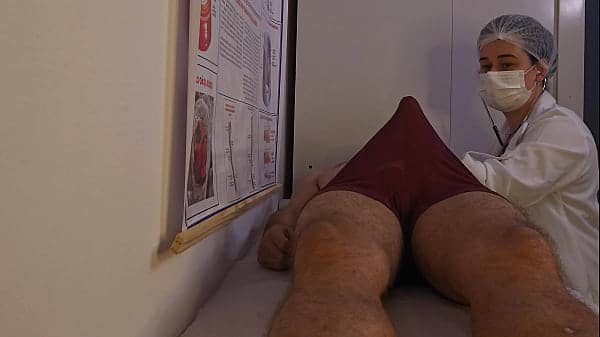 Ereção durante consulta com a enfermeira