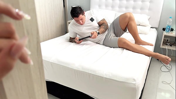 CREAMY FACESITTING! My naughty stepsister put her pussy in my mouth until she had a creamy orgasm!