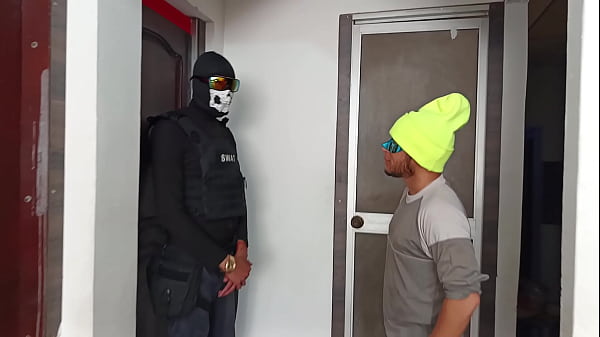 A Colombian woman has a very important client at the nightclub! She’s having a very sensual affair with a Cuban man. Her tits are delicious.