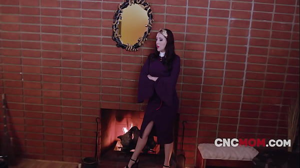 Freeuse Queen & Snowhite Fuck The Lucky Elf