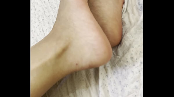 Arab Hijab Girl in Niqab Teases Her Cute Feet and Soft Soles