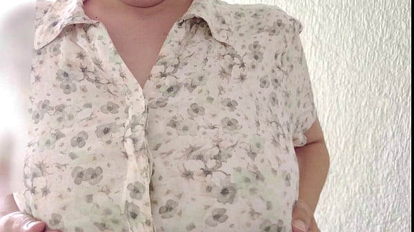 A married woman gets excited by outdoor masturbation：The full video is→https://www.xvideos.red/channels/aika-frau