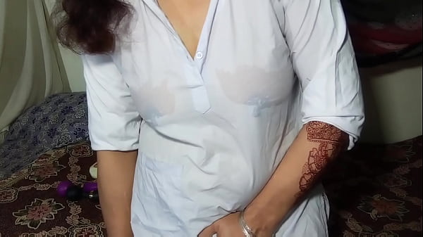 Feel me and my hot sensual erotic desi indian body, Amrozia from netuandhubby