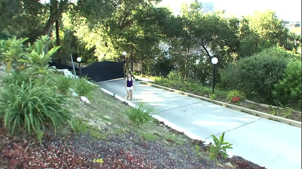 19 Year Old Sitter Gets Banged By An Older Man