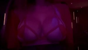 Italian big Tits Milf Artemisia Love Making her juicy boobs bounce at the curb