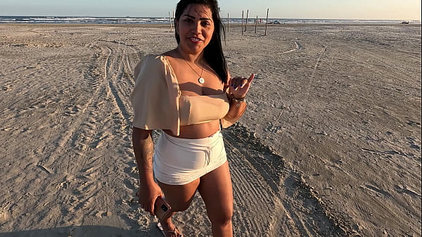 Cuspe e Toma no Cuzinho: Foda Anal em Público na Prai