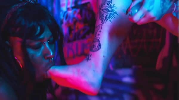 FILME COMPLETO – DREAMY DEVIANT