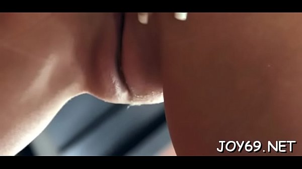 Luscious teen playgirl gives her young pussy some stimulation