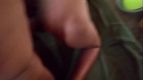 Une nigérienne après l’avion a l’aéroport je la baisse