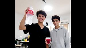 Garotos safados falando safadeza