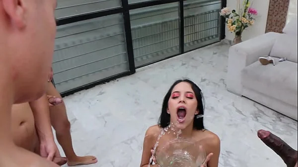 Behind the scenes. MICHELLE ANDERSON – CINDY LUNA – HELEN STAR   pissing. LTP133