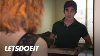 Cheating Slut Arian Joy Fucks Boyfriend Then Lets Delivery Guy Bang Her Good – LETSDOEIT