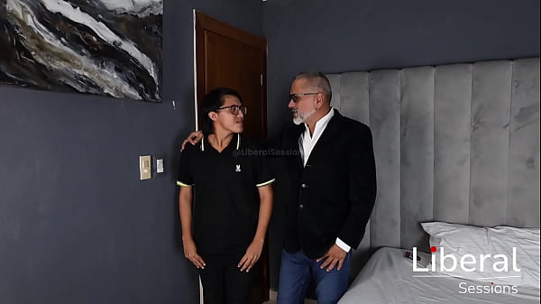 El Esposo Te Abre el Culo Antes de que Veas a Su Mujer.