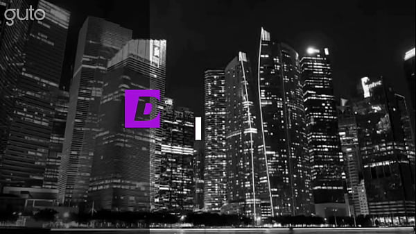 Fudendo essa gostosa no sofá até enche-la de porra.. que tesão fude-la no pelo!!!