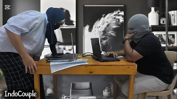 REAL ORGASM Cam Caught !!! How to enjoy a break in the home office Indo Bokep