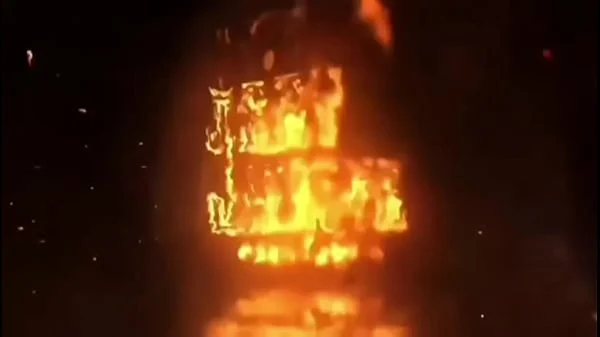 Safada no Provador da loja – Mary Jhuana