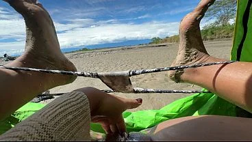 bebes me vine a la playa a masturbarme y un chico me estaba grabando