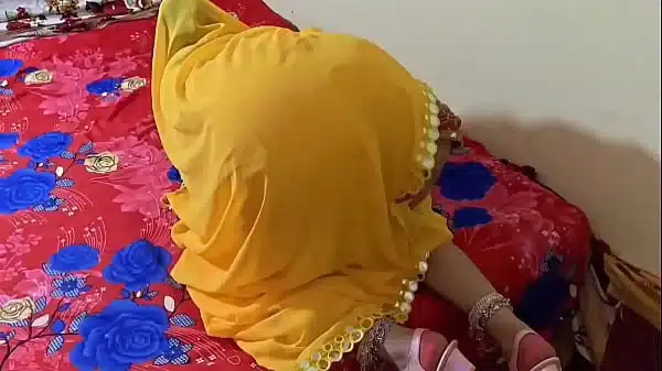 ससुर ने बहू को उसके कमरे में बिस्तर पर चोदा साफ हिंदी आबाज हिंदी अश्लील हरकतें