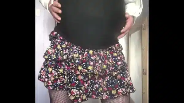 i am a bisexual crossdressing sissy that loves the taste of pee and i will never stop swallowing my own