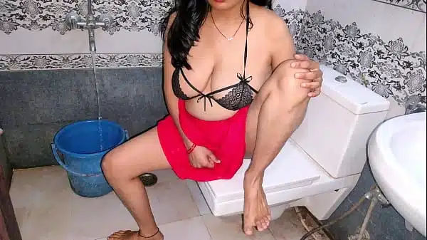 Malkin Ko bathroom Me Commode Par Ghodi Banakar Choda Real Hindi Audio
