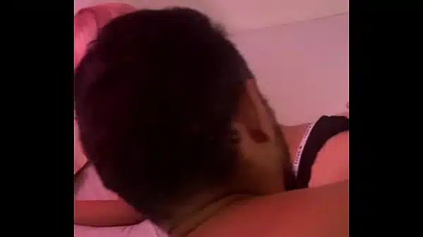 MI AMIGO MAYOR ME FOLLA BIEN RICO Y ME LLENA DE LECHE SEXO CASERO – PORNO EN ESPANOL