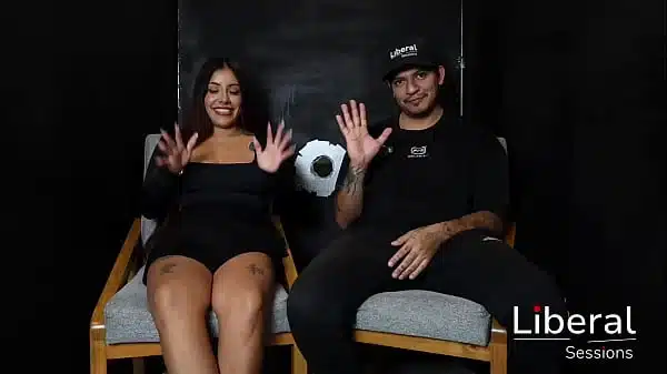 Mira como follan a tu esposa cornudito