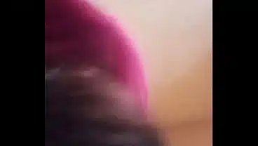 Montando la verga con dedo en el culo