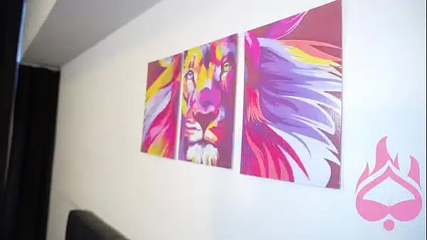 MV – My naughty girlfriend is preparing a surprise for me with an anal plug, to give me her little ass as a gift to face my BBC