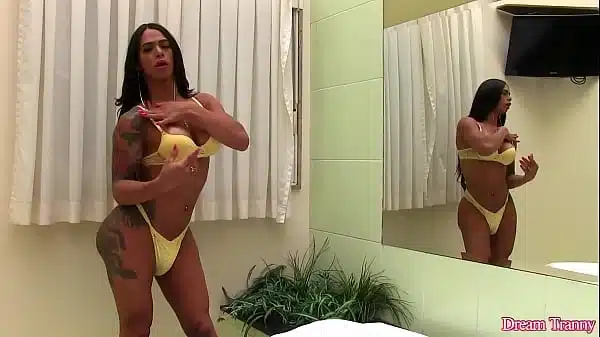 Super Hot Tgirl Rosy Pinheiro Strokes Her Meat Rod