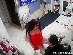 Voluptuous Latina lets a lucky guy fuck her 1905