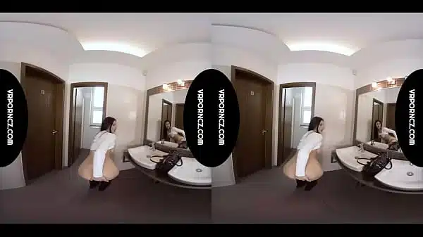 VR – Meeting in bathroom