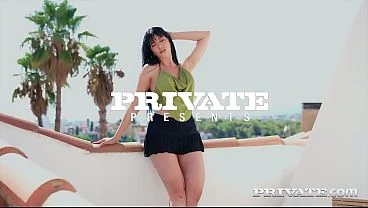 Yenifer Chacón, ends up nice and creamy after a savage gangbang