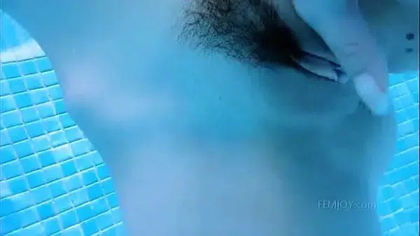 Ariel Piper Fawn – En mi piscina de verano