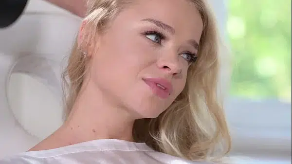 Blonde Minx Alexa Flexy Enjoys Some DP Treatment At The Salon GP3221