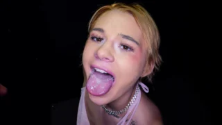 Chloe Knox’S First Gloryhole