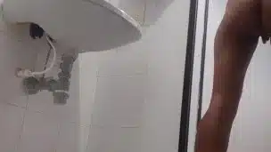 Horny Latina records herself masturbating for her boyfriend in the bathroom