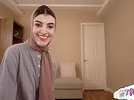 Julia James And Peter King – Hijab Princess Learns How To Suck Dick