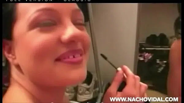 Leyendas del porno follando duro en festival para adultos terminan en orgía anal