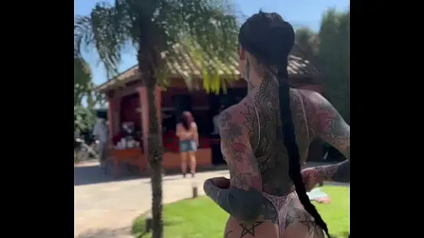 Me follo a la novia de mi amigo Ema Karter de vacaciones en Budapest (part 1)