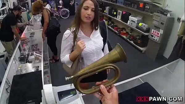 XXXPAWN – Delicious PAWG Madisin Lee Tries To Pawn Some Stolen Goods, Gets Caught