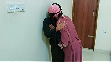 Desi hot bhabhi play with a big dildo