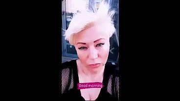 Mature married webcam slut: Exquisite tongue games and powerful dildo pounding! Learn, young cocksuckers! ))