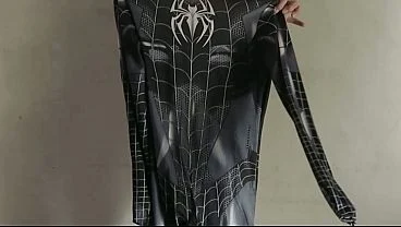 NGENTOTIN CEWEK COSPLAY SPIDERMAN HITAM SAMPAI KELUAR DI MEMEK BERKALI KALI – BOKEP INDONESIA TERBARU