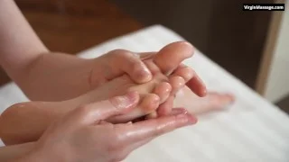 Petite virgin Irka orgasms from masseuse hands