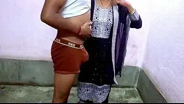 Ghar Ke Malik Ne Kam Wali Bhabhi Ko Choda Desi XXX MMS Desi Chudai
