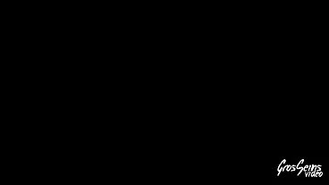 Kimberley, belle milf, en trio HHF très anal