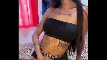 Putinha me ligou de chamada de vídeo, pra ver meu pirocao jogando leite