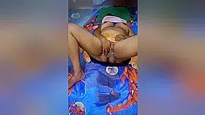 Sri Lankan Aunty Hit Her Ass Hole And Pussy Using Double Side Dildo Home Made Closup Video