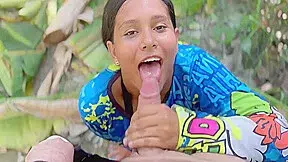 Wide Hips In Inocente Campesina Me Chupa Verga En El Bosque Hasta Tragarse Mi Leche A Cambio De Dinero 10 Min